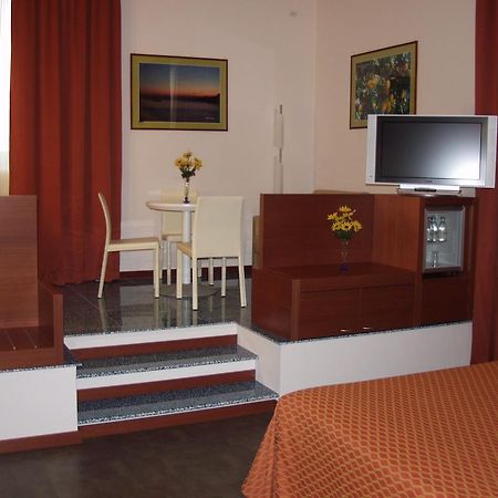 Hotel Mareschi Palace 诺瓦拉 外观 照片