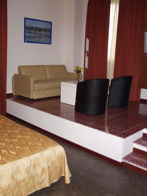 Hotel Mareschi Palace 诺瓦拉 外观 照片