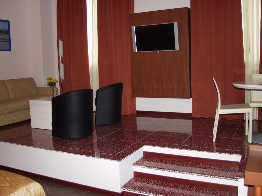 Hotel Mareschi Palace 诺瓦拉 外观 照片