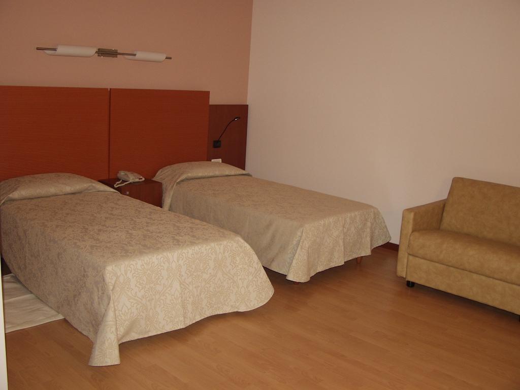 Hotel Mareschi Palace 诺瓦拉 外观 照片