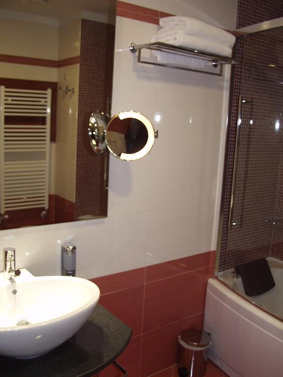 Hotel Mareschi Palace 诺瓦拉 外观 照片