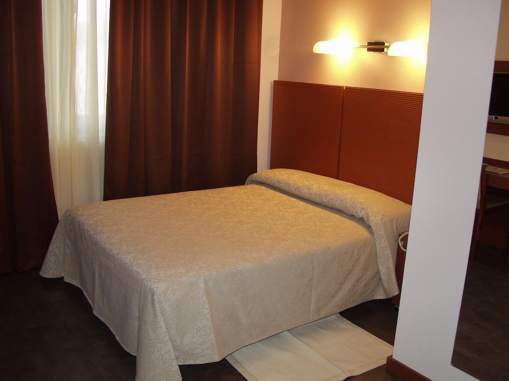Hotel Mareschi Palace 诺瓦拉 外观 照片