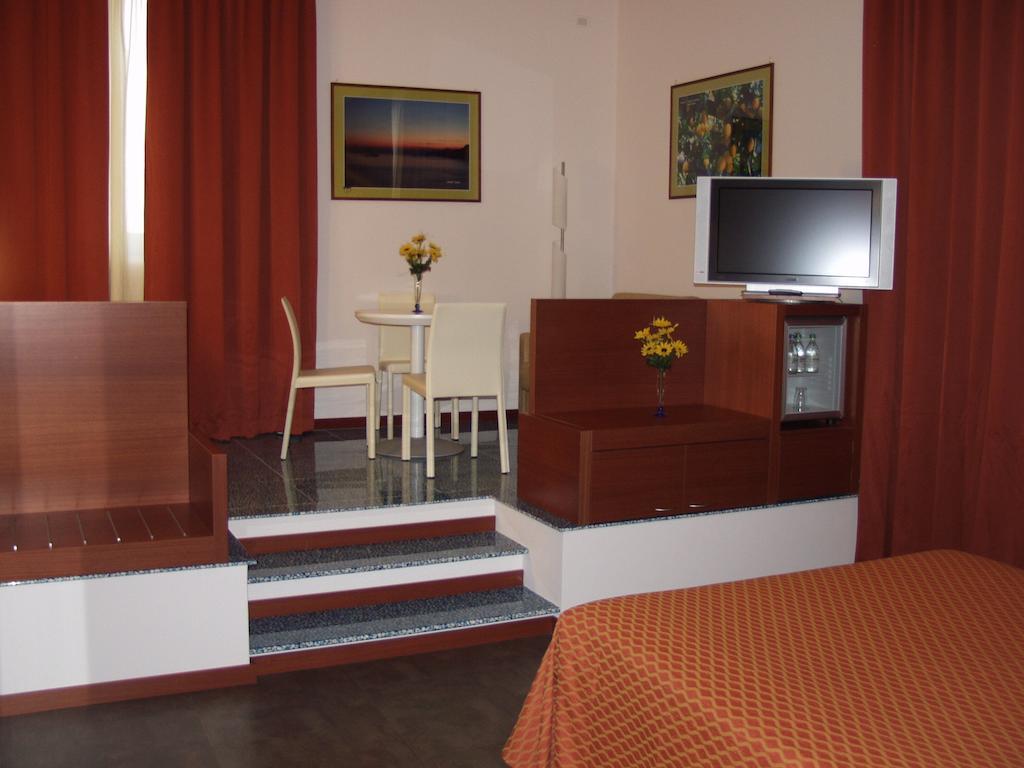 Hotel Mareschi Palace 诺瓦拉 外观 照片