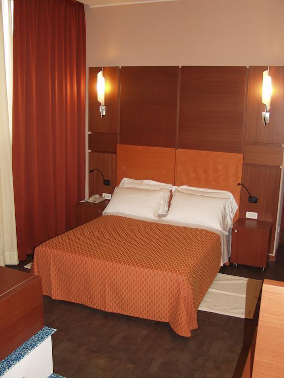 Hotel Mareschi Palace 诺瓦拉 外观 照片