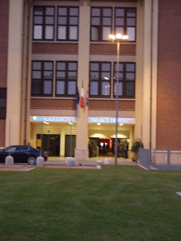 Hotel Mareschi Palace 诺瓦拉 外观 照片