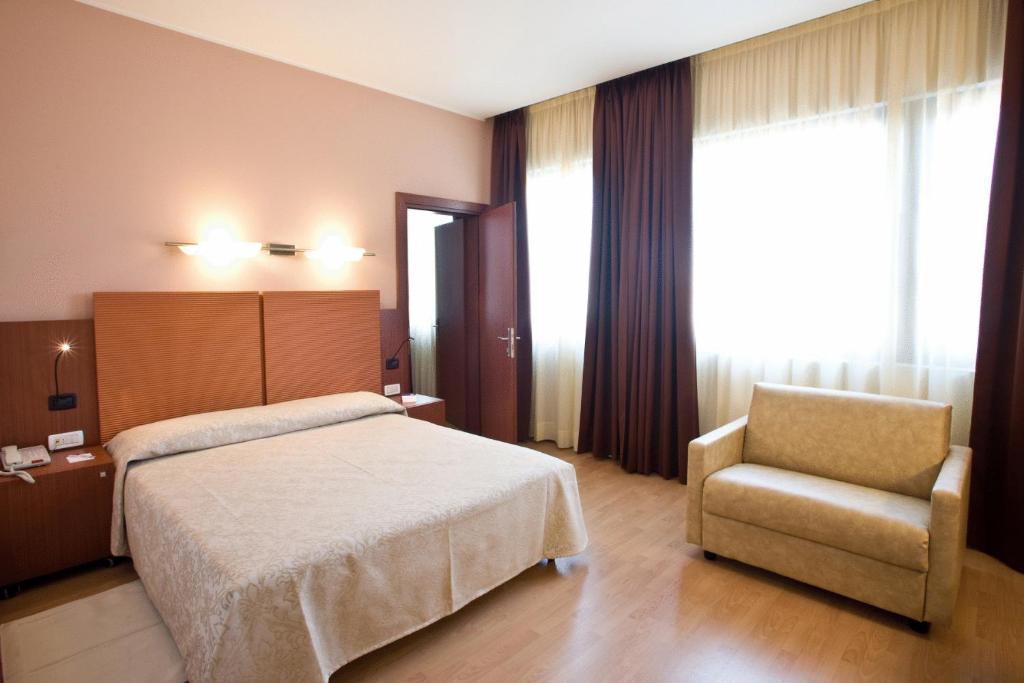 Hotel Mareschi Palace 诺瓦拉 客房 照片